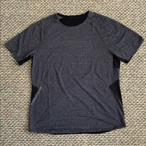 LululemonxBarrys men’s large workout shirt